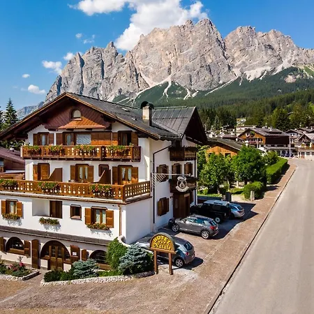 Otel Natale Cortina dʼAmpezzo