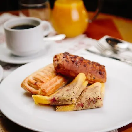 マーブル ナテール コルティーナ・ダンペッツォ